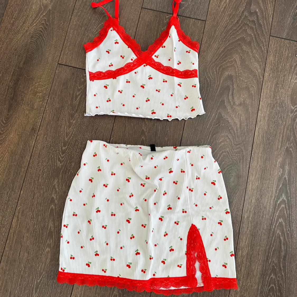H&M cherry set
