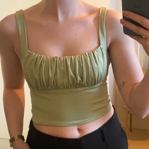 Topp - Grön topp💚