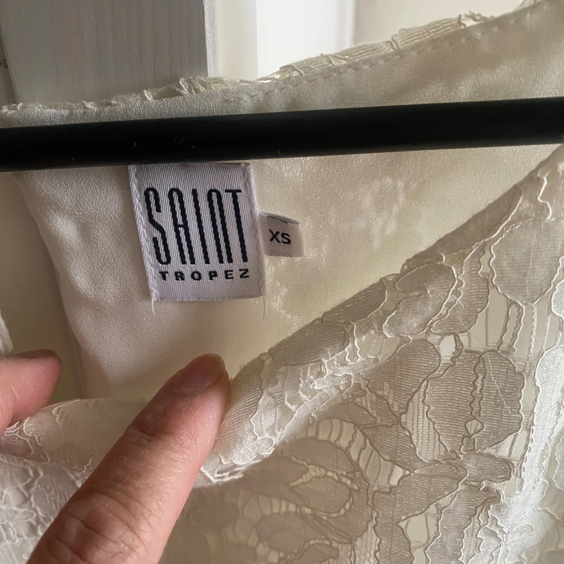 Jättefin klänning från Sant-Tropez.  - 90