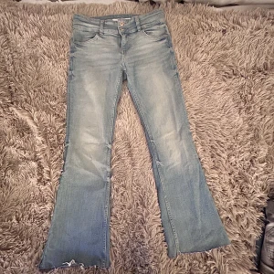 Jeans - Säljer dessa fina från Berskha! Helt oanvända då dom var för stora på mej💖💖