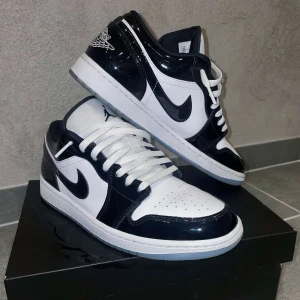 Jordan 1 Low Concord - Storlek 43 I superbra skick, nästan nyskick, nypris 3000.