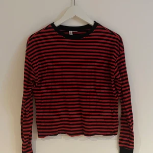 Randig tröja  - Randig tröja från hm divided 
