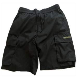 Svarta coola shorts