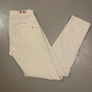 Dondup Jeans - | Dondup Jeans Vit | Skick 8/10 | Pris 549 | 
