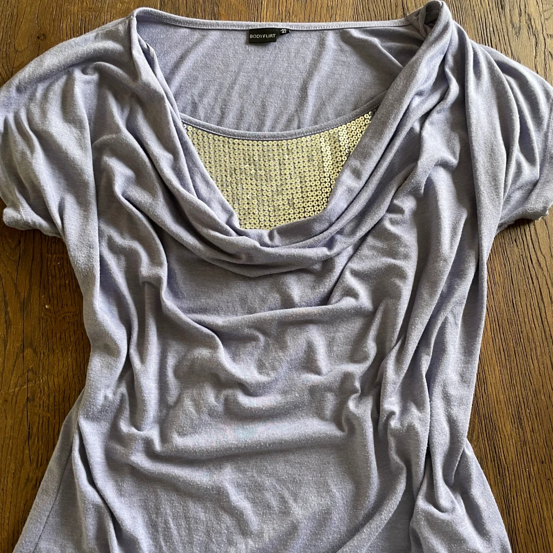 Fin festtopp med paljetterđ