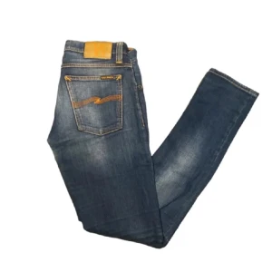 Nudie jeans - Säljer mina feta nudie jeans med otroligt fin fade. Skivket är mycket fint (9/10) och modellen är 177. Hör av er vid frågor eller funderingar!