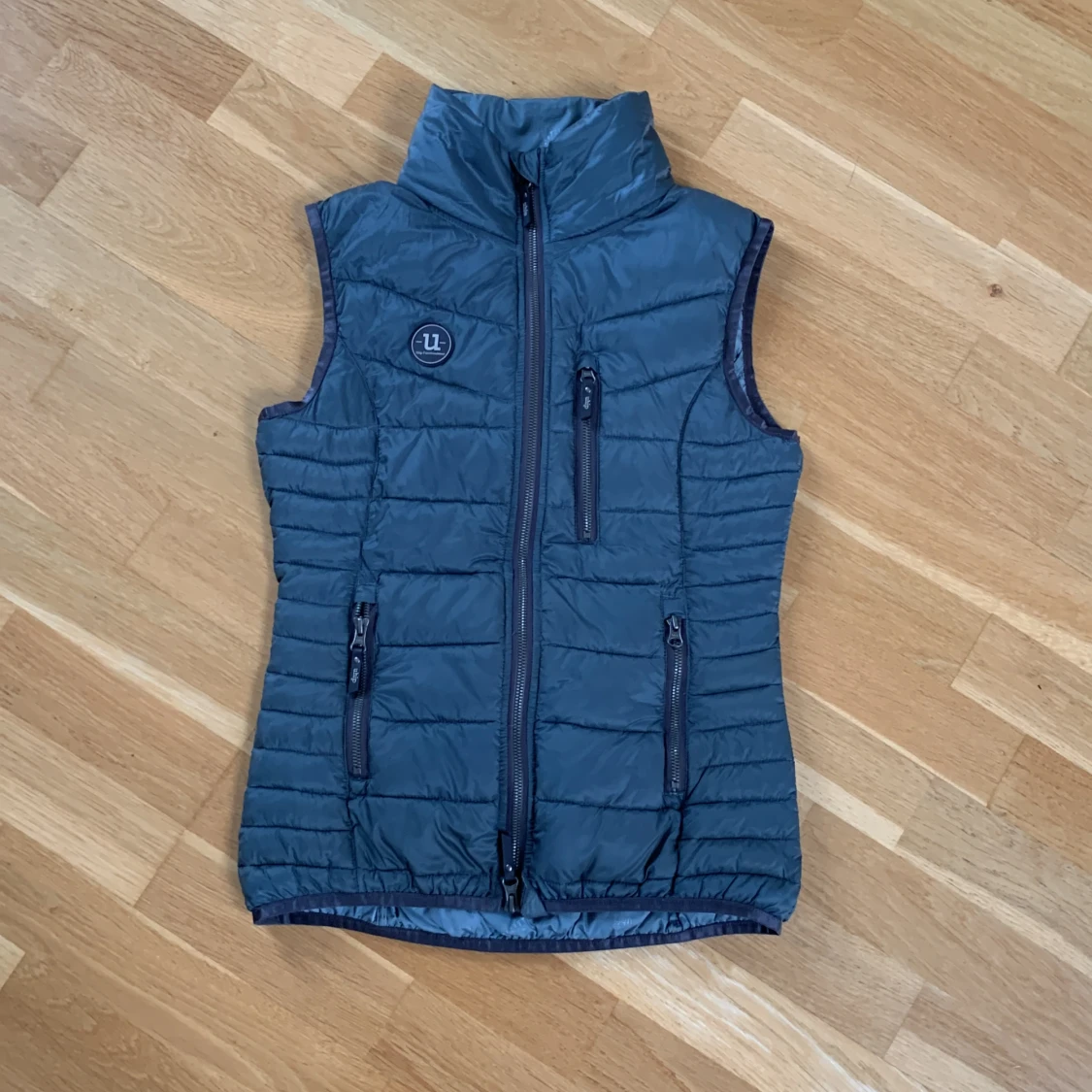 Otroligt snygg Uhip väst som passar för alla  årstider!💓 - 91