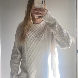 Ribbstickad tröja - Jätte mysig ribbstickad tröja från H&M🥰 kommer aldrig till användning.