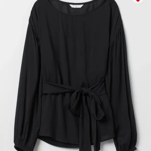 SÖKER!!! - SÖKER!! Söker efter denna i storlek S/M/L hör gärna av er💕💕