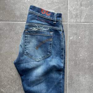 Dondup jeans av modellen George, dvs skinny fit, cond 9/10