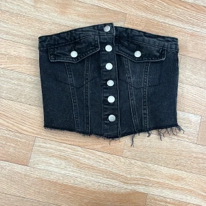 Topp - Svart fin topp