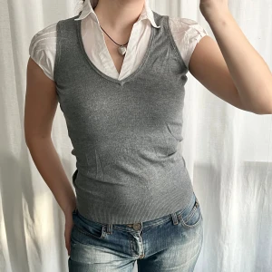 Topp - Vintage grå och vit topp 💕