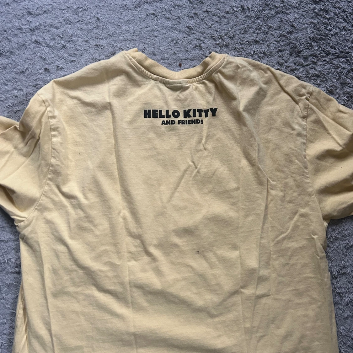 Sanrio t shirt  - 90