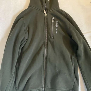 Sail racing ziphoddie - Storlek: 160 Skick: 7/10 Nypris: 1000 Hör av er vid funderingar