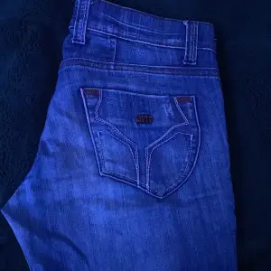 Så söta miss sixty jeans, lågmidjade och lowrise 💕 innerbenslängden - 82 cm, midjemåttet - 37,5 cm 💕 