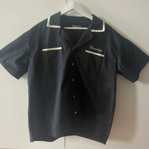 Ronning tröja - Nypris 1719kr. Har bara använts 2-3 gånger. Bra kvalitet och skick. Denna storlek är just nu slutsåld på deras hemsida.