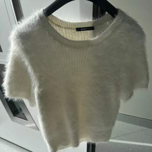 Supersöt tröja från Gina tricot som tyvärr inte används längre.💕