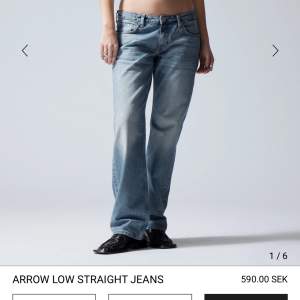 De populära Low Arrow jeansen från weekday i storlek W 25 L 30. 