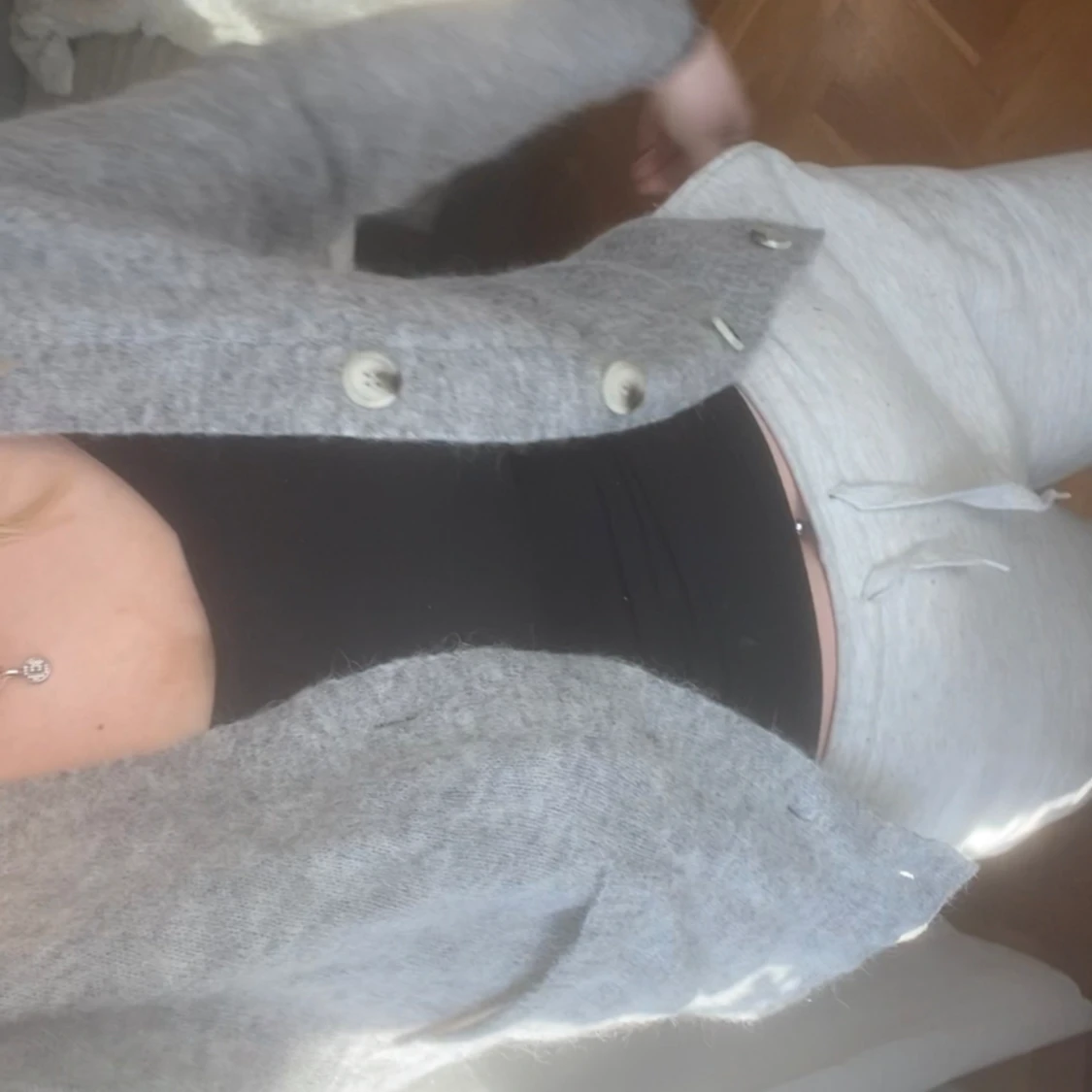 Grå kofta bikbok  - 92