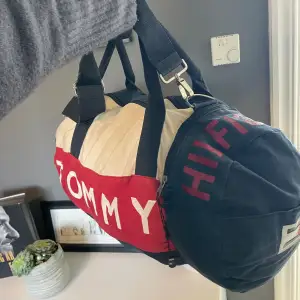 Tommy Hilfiger väska 💗