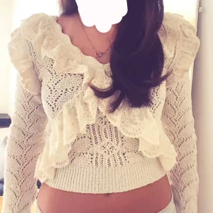 Zara blus  - Säljer denna zara blus som bara är använd några gånger 💓köp direkt för 300 kr 💓