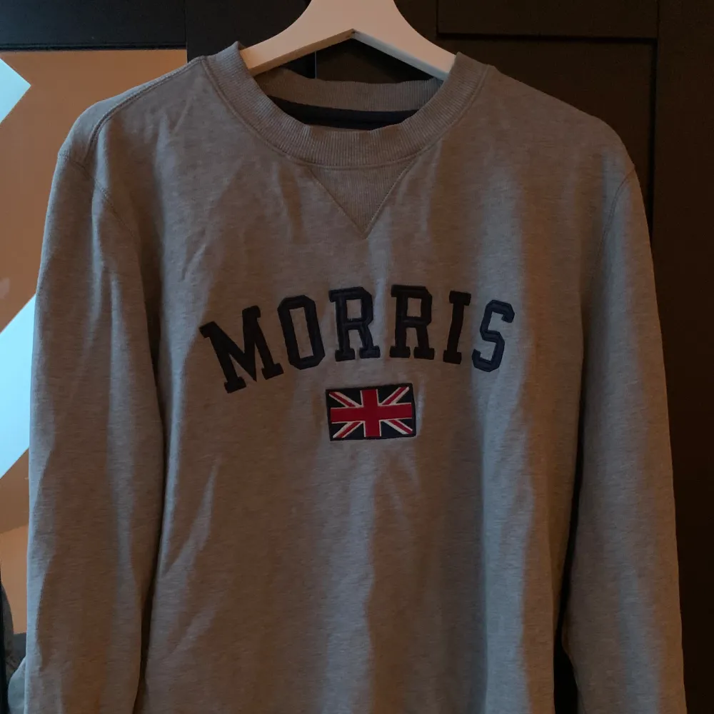 Grå Morris tröja i storlek S🩶. Tröjor & Koftor.
