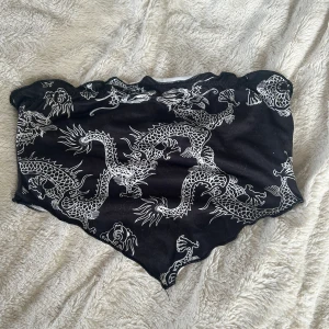 Linne  - Svart / vit orm linne top. Söt. Storlek S 