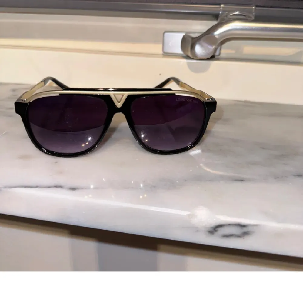 Louis Vuitton solglasögon i högsta kvalitet som är helt nya. . Accessoarer.