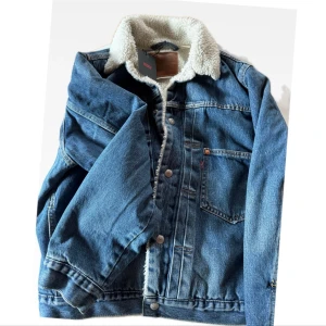 Fodrad Jeansjacka Levi’s - Levi’s fodrad jeansjacka, helt ny, strl M.