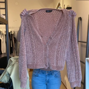 Rosa kofta - Väldigt bra skick använt endast en gång