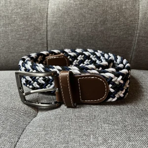 Flätat bälte  - Flätat bälte Svart vit blå Storlek 105 cm