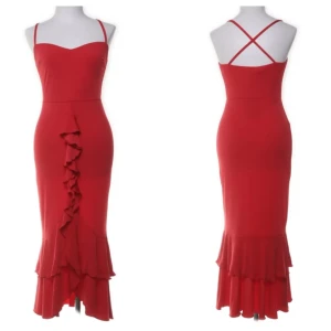 Röd klänning  - Röd skön klänning, stretch, sitter som en smäck Size s