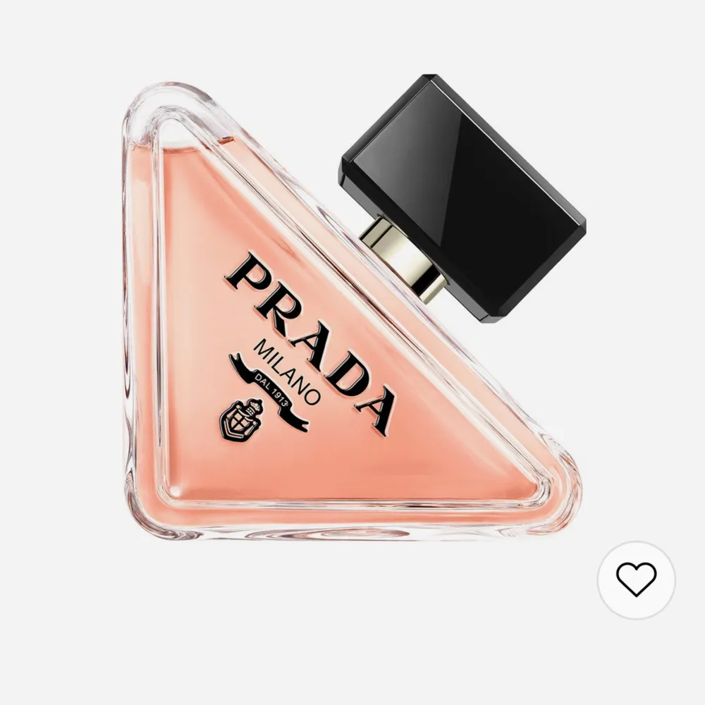 En travelsize av Prada paradoxe original. . Parfym.