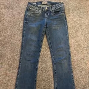 LTB valerie jeans - Valerie jeans från ltb i jättebra skick, stl 24/32, nypris 900kr
