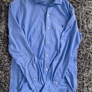 Ralph lauren skjorta  - Helt ny inga defekter väldigt stilren funkar till allt 