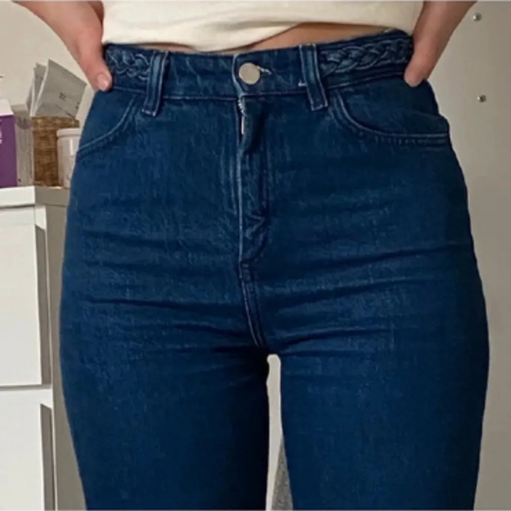 Så snygga jeans som tyvärr är för små för mig 💙💙. Farkut & Housut.