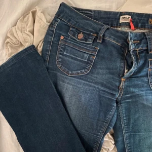 Low waist only jeans - Säljer dessa low waisted jeansen ifrån only i storlek 29/32