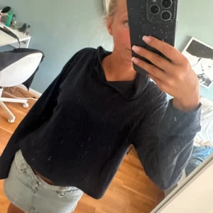 Tunn hoodie  - Hoodie, aldrig använd 