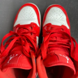 Jordans  - Säljer dessa då jag ej använder dom längre väldigt fina skor  tar emot bud också 