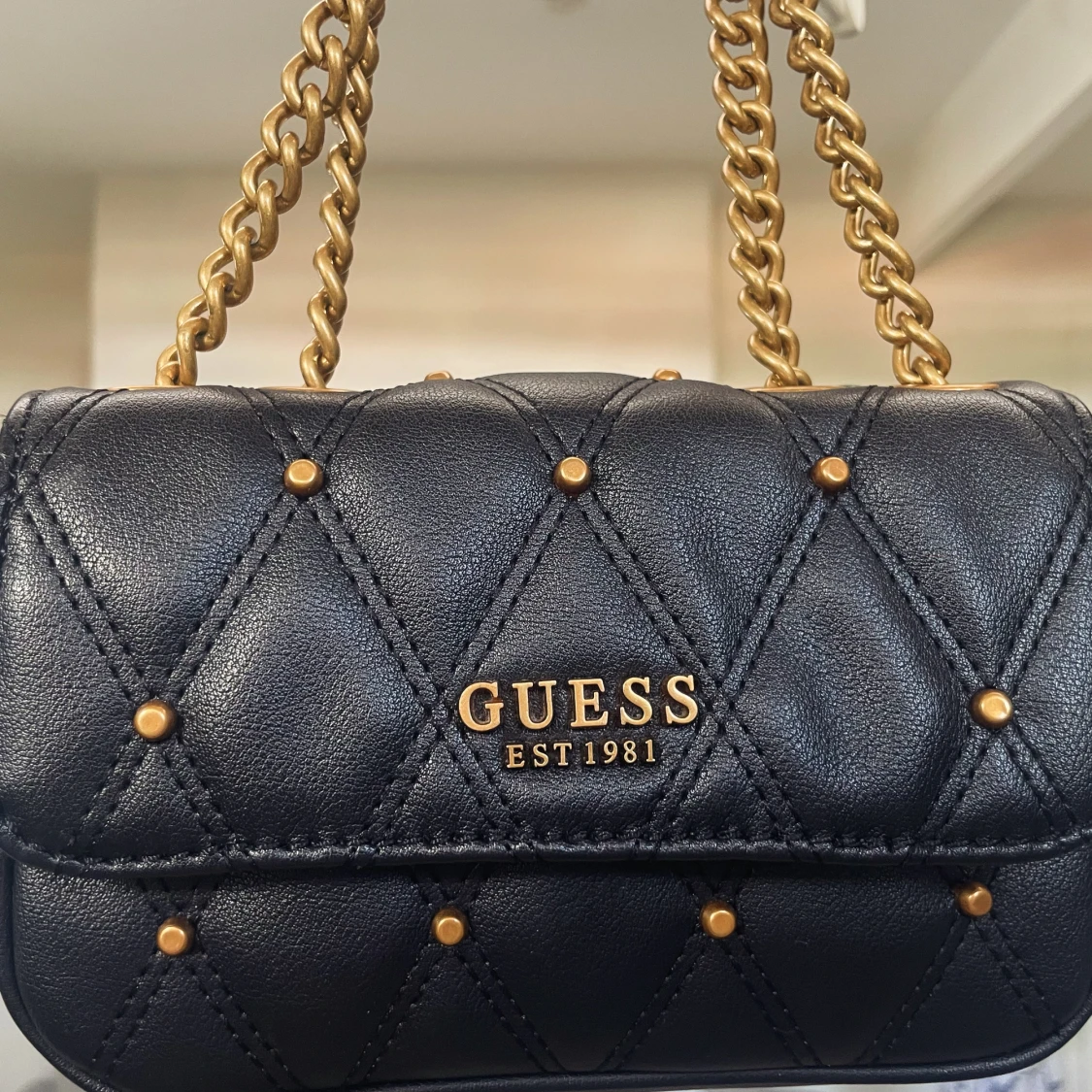 GUESS HANDVÄSKA - 90