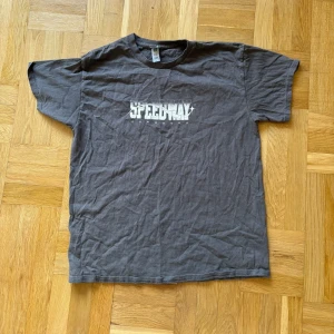 Speedway hardcore T-shirt  - Stockholms egna speedway hardcore. Sparsamt använd, riktigt fet och skönt material. Size L