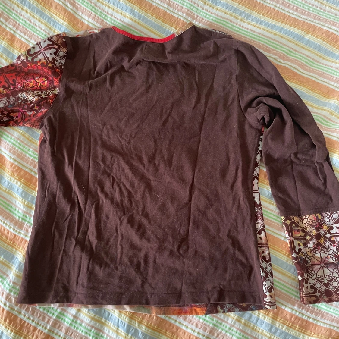 Detaljerad långärmad - 91