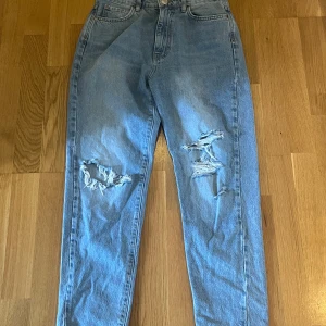 Jeans - Jeans i storlek 36, endast använda ca 3 gånger