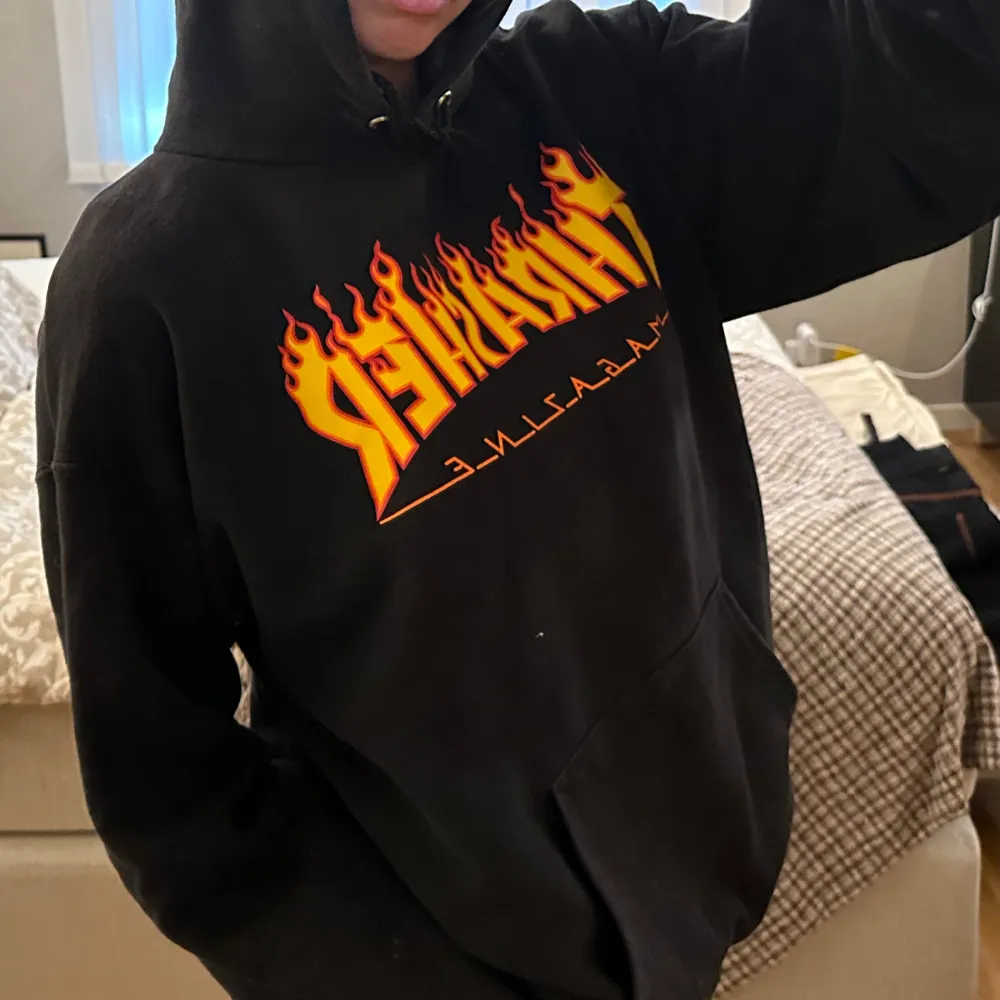 i nyskick endast använd en gång. Hoodies.