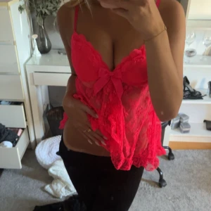 Neon topp - Jätte fin neon topp, perfekt till neon fester💕💕