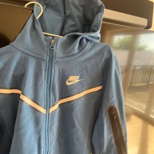 Nike Techfleece - Bra skick och snygg. Nypris: 1100kr