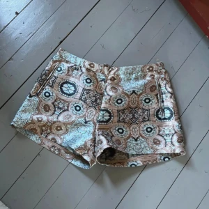 Mönstrade shorts - Mönstrade shorts från HM, bra skick. 