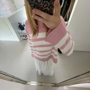 Rosa tröja  - Säljer min fina rosa tröja från gina tricot i storlek 146/152 ❤️ känns som en större storlek än vad som står ❤️ nästan oanvänd och i bra skick ❤️