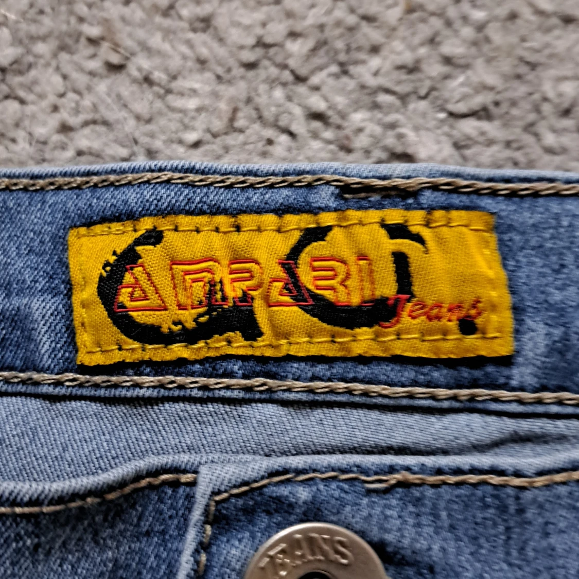 Jeanskjol med broderi - 3