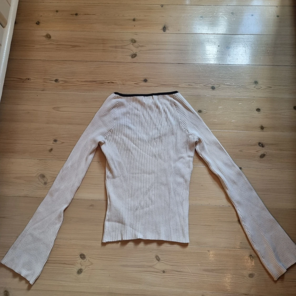 Vit ribbstickad tröja - 90